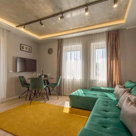 Pontjo Apartman Мішкольц Екстер'єр фото